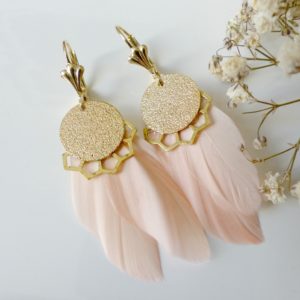 boucles-d-oreilles-plumes-rose-les-crea-de-marie